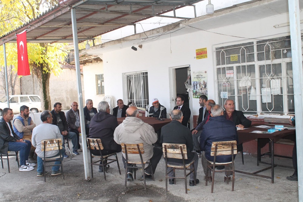 Kaymakamımız Sayın Ferdi AKGÜN Bükrüce Mahallesinde Kılınan Cuma Namazından Sonra Vatandaşlarla Bir Araya Geldi