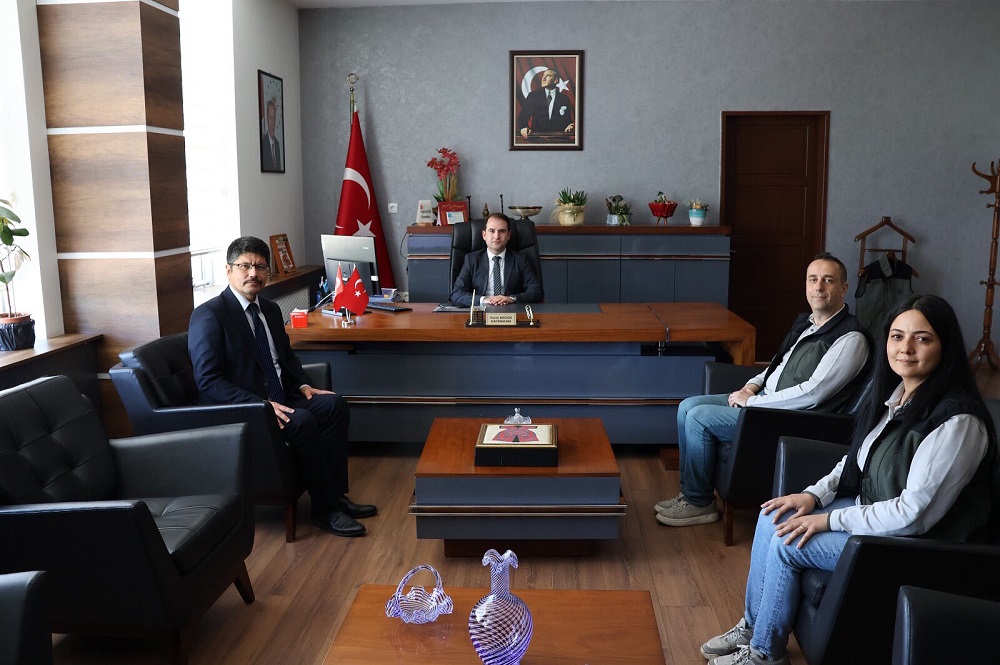 Çal Orman İşletme Müdürlüğüne Görevlendirilen Müdürümüz Sayın Bahadır Kaya Sayın Ferdi Akgün’ü Makamında Ziyaret Etti